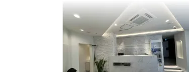 通院しやすい土日診療。新宿駅南口徒歩5分、E5出口徒歩0分。